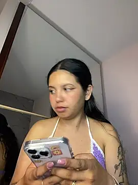 Snapshot of Rosita_forever_ chatting on 05/18/26, 12:55 Rosita forever online show from 05/18/26, 12:55