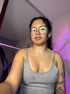 Snapshot of Rosita_forever_ chatting on 05/22/26, 05:03 Rosita forever online show from 05/22/26, 05:03
