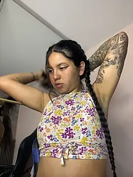 Snapshot of Rosita_forever_ chatting on 06/25/26, 04:00 Rosita forever online show from 06/25/26, 04:00