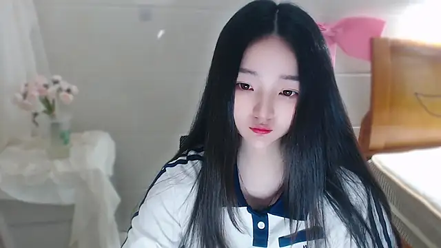 Snapshot of qiqi--- chatting on 04/24/26, 05:10 qiqi--- online show from 04/24/26, 05:10