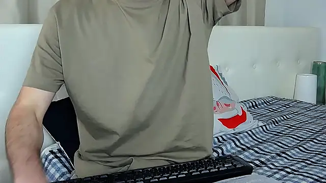 Snapshot of Devin_Jay chatting on 01/18/25, 01:40 Devin Jay online show from 01/18/25, 01:40