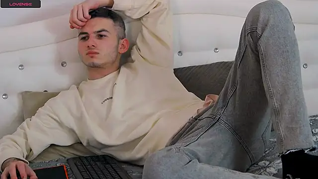 Snapshot of Devin_Jay chatting on 02/10/25, 01:57 Devin Jay online show from 02/10/25, 01:57