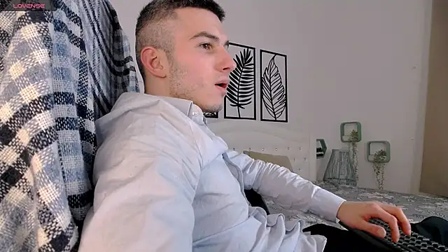 Snapshot of Devin_Jay chatting on 02/11/25, 02:14 Devin Jay online show from 02/11/25, 02:14