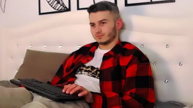 Snapshot of Devin_Jay chatting on 03/03/25, 01:42 Devin Jay online show from 03/03/25, 01:42