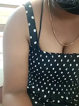 Snapshot of Tamilbigboobie chatting on 02/12/25, 02:10 Tamilbigboobie online show from 02/12/25, 02:10