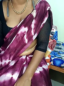 Snapshot of Tamilbigboobie chatting on 10/02/25, 01:01 Tamilbigboobie online show from 10/02/25, 01:01