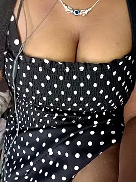 Snapshot of Tamilbigboobie chatting on 10/28/25, 07:56 Tamilbigboobie online show from 10/28/25, 07:56