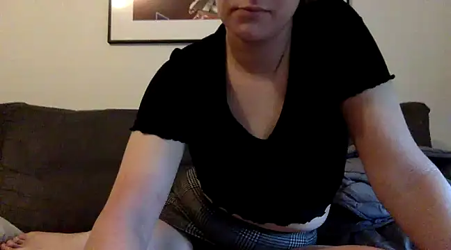 Snapshot of LolaGuess chatting on 01/14/25, 04:29 LolaGuess online show from 01/14/25, 04:29