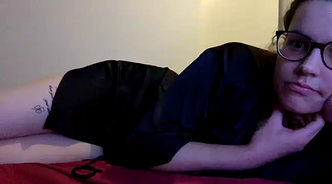 Snapshot of LolaGuess chatting on 02/09/25, 05:54 LolaGuess online show from 02/09/25, 05:54