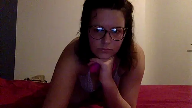 Snapshot of LolaGuess chatting on 09/11/25, 04:51 LolaGuess online show from 09/11/25, 04:51