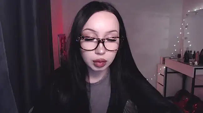 Snapshot of MoranaMissGod chatting on 12/27/24, 09:43 MoranaMissGod online show from 12/27/24, 09:43