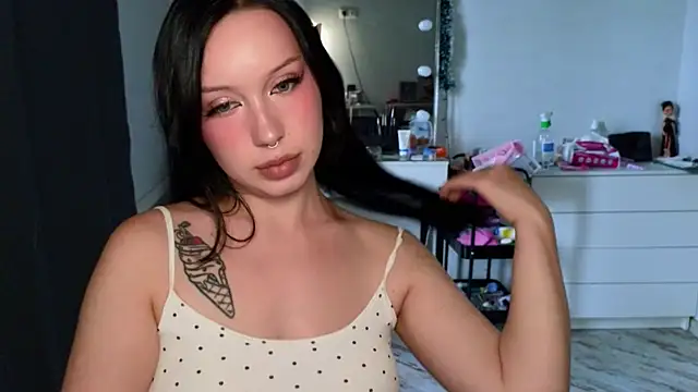 Snapshot of MoranaMissGod chatting on 06/24/26, 02:05 MoranaMissGod online show from 06/24/26, 02:05