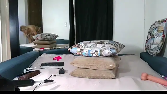 Snapshot of Carla-Bonny18 chatting on 02/08/26, 09:29 Carla-Bonny18 online show from 02/08/26, 09:29