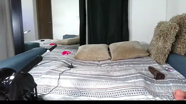 Carla-Bonny18 online show from 03/07/26, 09:17