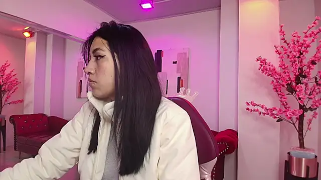 Leia queens online show from 03/12/25, 11:20