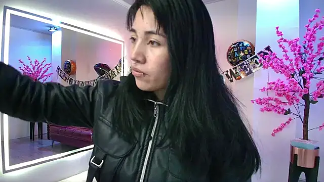Leia queens online show from 10/27/25, 11:14