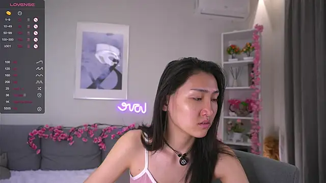 Snapshot of OdeliaGossage chatting on 12/04/25, 01:04 OdeliaGossage online show from 12/04/25, 01:04