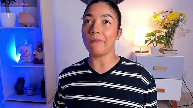 Snapshot of martina_roldam chatting on 01/23/25, 01:08 martina roldam online show from 01/23/25, 01:08