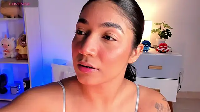 Snapshot of martina_roldam chatting on 02/04/25, 12:19 martina roldam online show from 02/04/25, 12:19