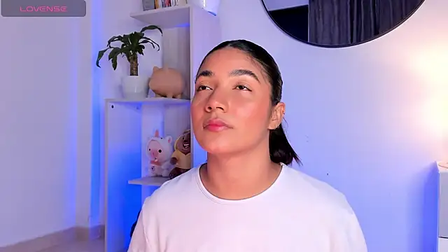 Snapshot of martina_roldam chatting on 02/06/25, 01:38 martina roldam online show from 02/06/25, 01:38