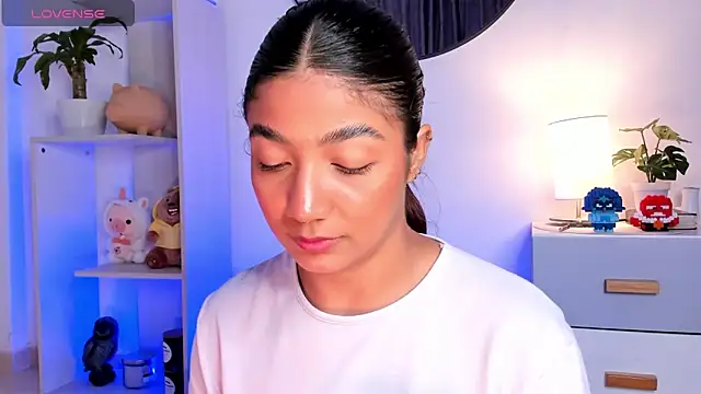 Snapshot of martina_roldam chatting on 02/06/25, 04:42 martina roldam online show from 02/06/25, 04:42