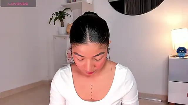 Snapshot of martina_roldam chatting on 02/13/25, 03:18 martina roldam online show from 02/13/25, 03:18