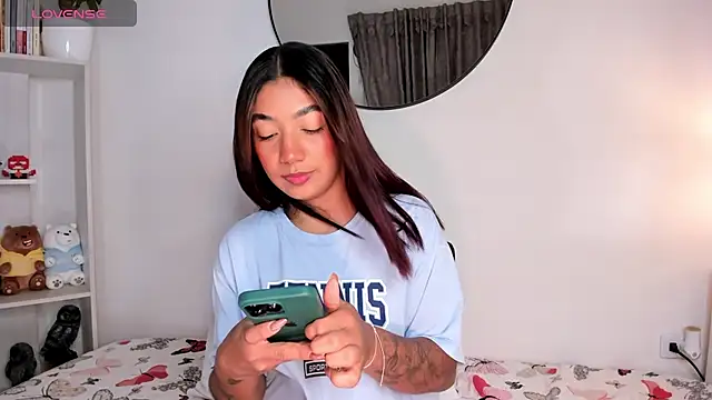 Snapshot of martina_roldam chatting on 02/20/25, 09:00 martina roldam online show from 02/20/25, 09:00