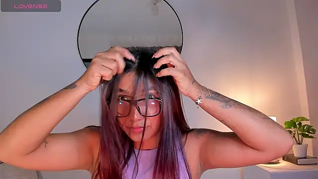 Snapshot of martina_roldam chatting on 02/25/25, 08:36 martina roldam online show from 02/25/25, 08:36