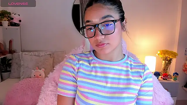 Snapshot of martina_roldam chatting on 03/14/25, 12:43 martina roldam online show from 03/14/25, 12:43