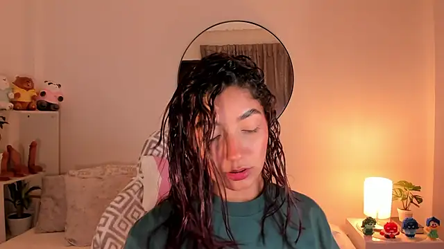 Snapshot of martina_roldam chatting on 03/18/25, 12:38 martina roldam online show from 03/18/25, 12:38