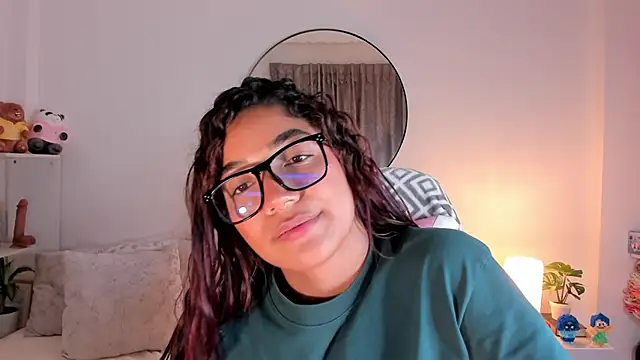 Snapshot of martina_roldam chatting on 03/18/25, 03:42 martina roldam online show from 03/18/25, 03:42