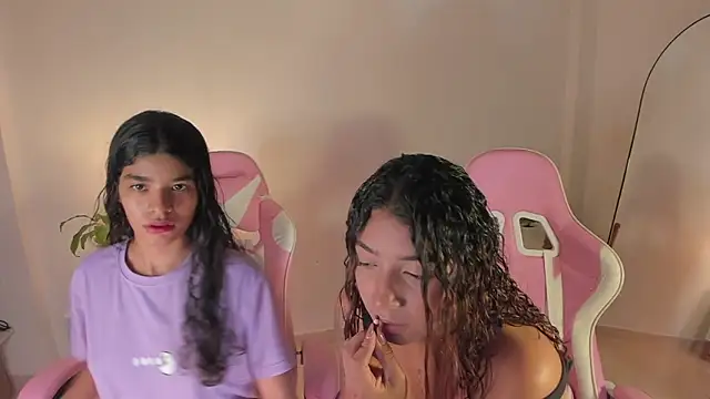 Snapshot of martina_roldam chatting on 09/20/25, 02:45 martina roldam online show from 09/20/25, 02:45