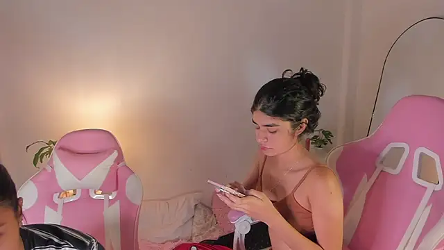 Snapshot of martina_roldam chatting on 09/26/25, 02:37 martina roldam online show from 09/26/25, 02:37