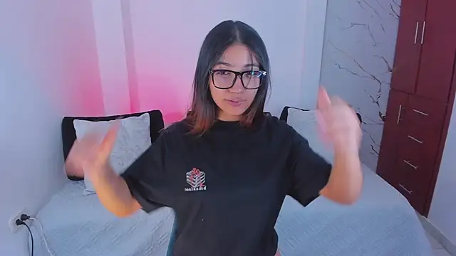 Snapshot of martina_roldam chatting on 03/21/26, 12:48 martina roldam online show from 03/21/26, 12:48