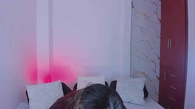 Snapshot of martina_roldam chatting on 03/25/26, 02:06 martina roldam online show from 03/25/26, 02:06