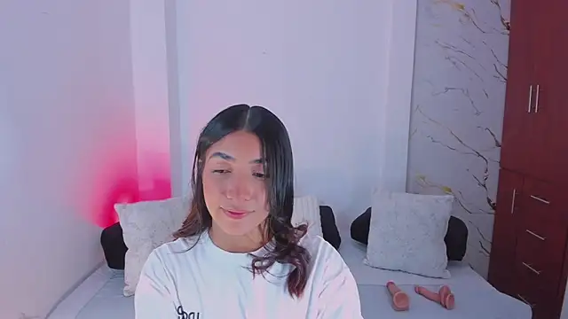 Snapshot of martina_roldam chatting on 03/28/26, 01:27 martina roldam online show from 03/28/26, 01:27