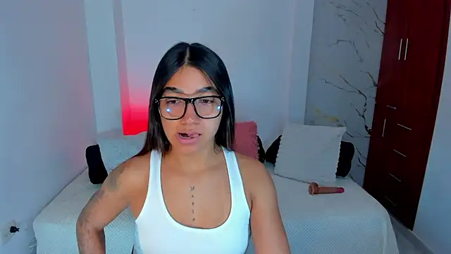 Snapshot of martina_roldam chatting on 04/20/26, 03:09 martina roldam online show from 04/20/26, 03:09