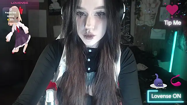 Snapshot of chloe_crystall_killer chatting on 04/25/26, 05:21 chloe crystall killer online show from 04/25/26, 05:21