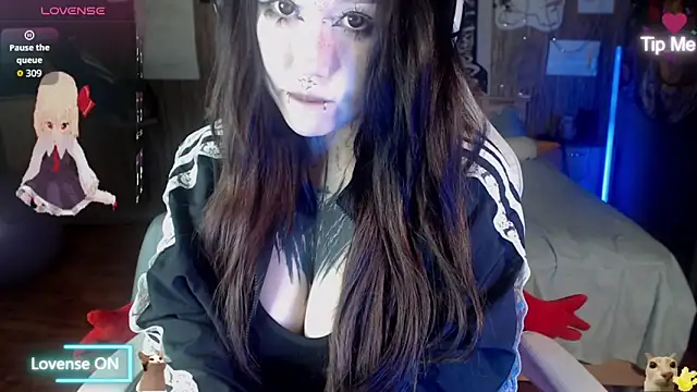 Snapshot of chloe_crystall_killer chatting on 05/22/26, 02:44 chloe crystall killer online show from 05/22/26, 02:44