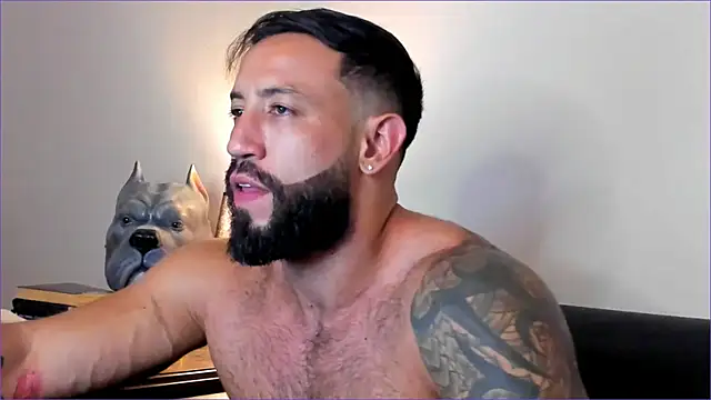 Snapshot of BradLeon_ chatting on 09/24/25, 11:52 BradLeon online show from 09/24/25, 11:52