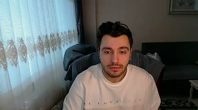 handsomeee04 online show from 02/08/25, 01:54