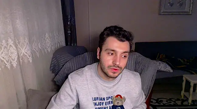 handsomeee04 online show from 02/19/25, 10:09