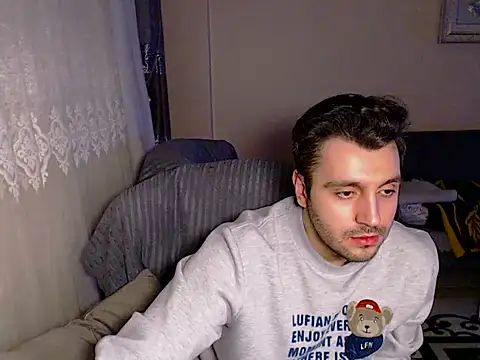 handsomeee04 online show from 02/22/25, 03:56