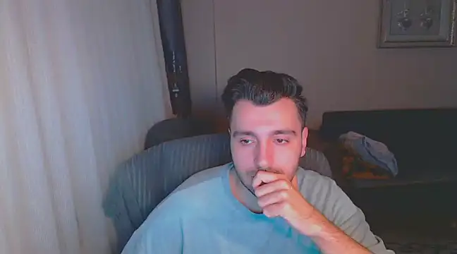 handsomeee04 online show from 03/01/25, 11:37