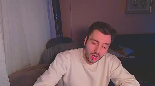 handsomeee04 online show from 03/04/25, 10:05