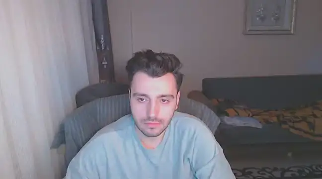 handsomeee04 online show from 03/15/25, 12:47