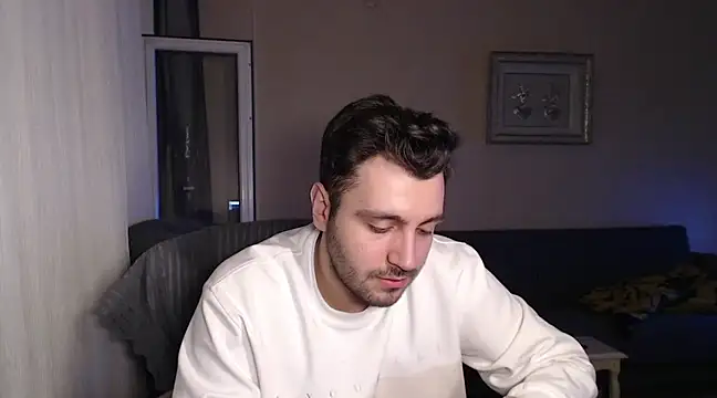 handsomeee04 online show from 03/17/25, 12:19