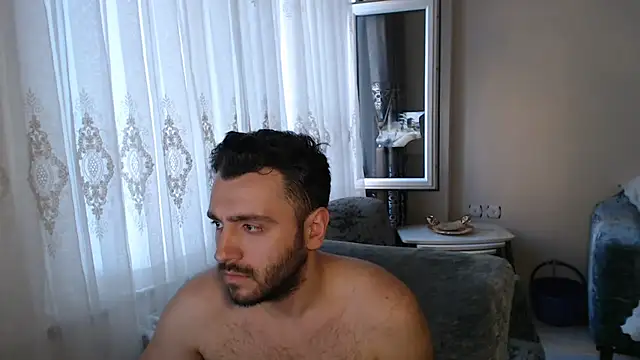 Snapshot of handsomeee04 chatting on 06/25/26, 05:17 handsomeee04 online show from 06/25/26, 05:17