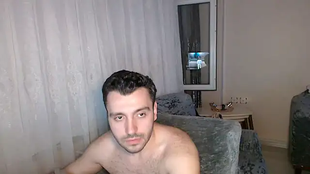 Snapshot of handsomeee04 chatting on 06/26/26, 10:03 handsomeee04 online show from 06/26/26, 10:03