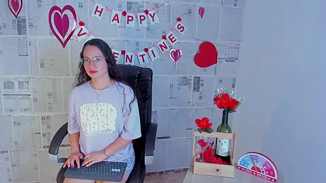 emmaTorres1 online show from 02/12/25, 08:07